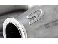 Shallow angle exhaust manifold for high power and great sound