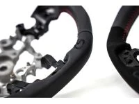 Thicker wheel grip and pronounced thumb grooves give you the upmost in control.