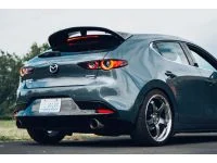 Unique forged carbon fiber gives a modern look