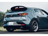 Unique forged carbon fiber gives a modern look