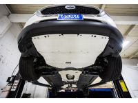 The CS skid plate features a quick access cover for the oil filter and drain so that oil changes are quick and easy.