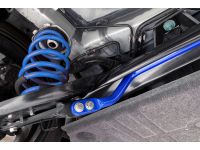 Close Up Image of blue rear sway bar installed
